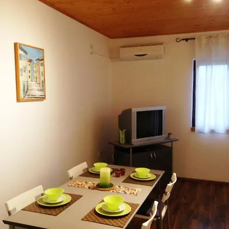 Apartament One-bedroom In Xiv Novi Vinodolski